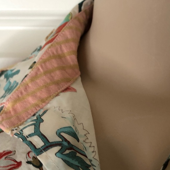 Tommy Bahamas women’s multi colored button down - Picture 2 of 6